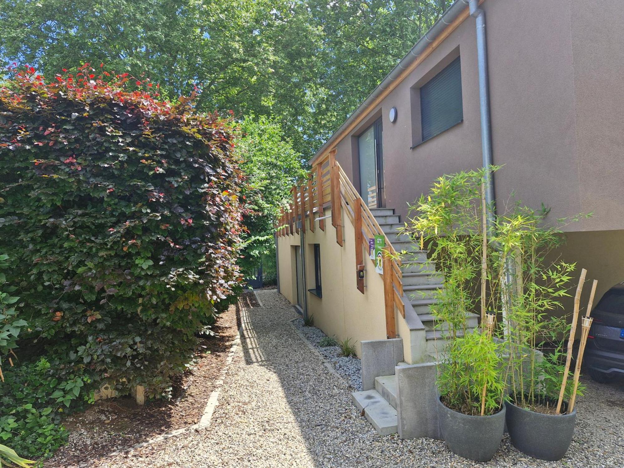 Gite-Appart Com' "Des Cimes Et Jardin" Illkirch-Graffenstaden Esterno foto